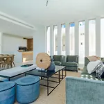 Unique & Luxurious With Heated Pool, Gym & C 펜션 말라가