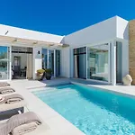 펜션 Unique & Luxurious With Heated Pool, Gym & C 말라가