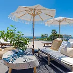 Unique & Luxurious With Heated Pool, Gym & C 펜션 *