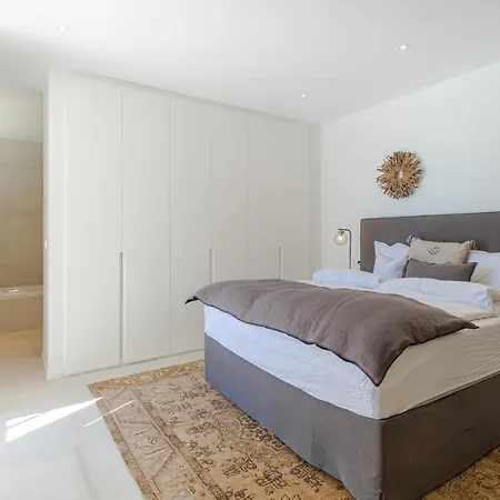 Unique & Luxurious With Heated Pool, Gym & C Prázdninový dům *