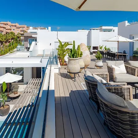 Holiday home Unique & Luxurious With Heated Pool, Gym & C