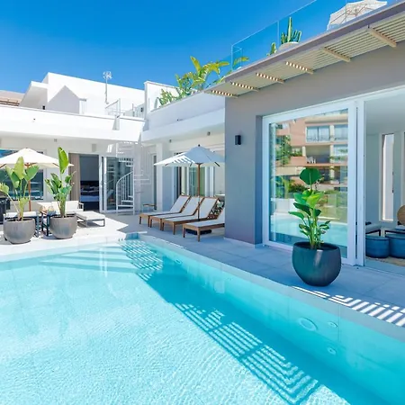 Unique & Luxurious With Heated Pool, Gym & C Malaga