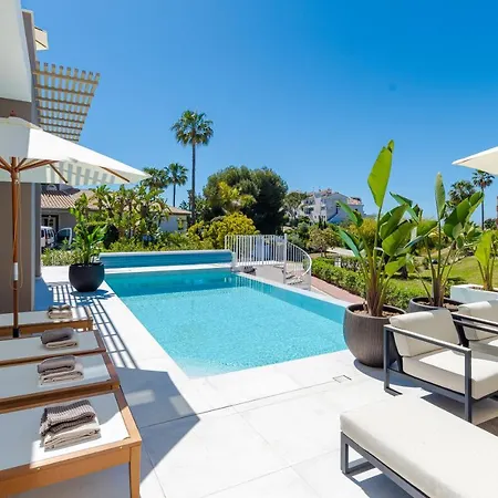 Holiday home Unique & Luxurious With Heated Pool, Gym & C *