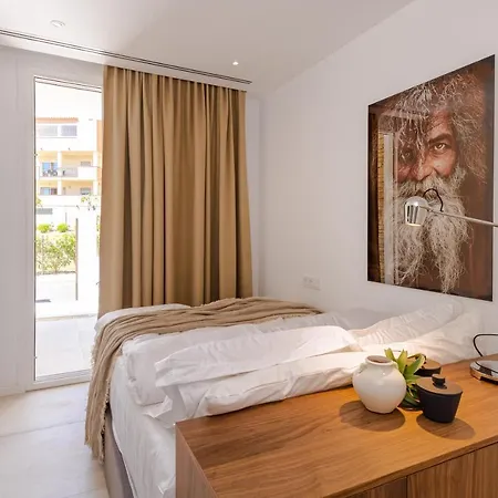 Unique & Luxurious With Heated Pool, Gym & C Prázdninový dům Màlaga