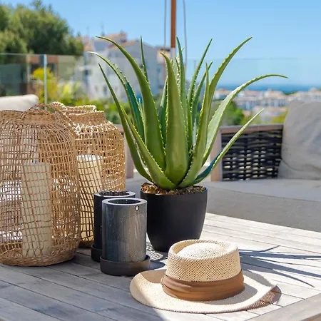Holiday home Unique & Luxurious With Heated Pool, Gym & C