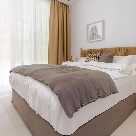 Unique & Luxurious With Heated Pool, Gym & C * Malaga