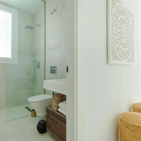 Unique & Luxurious With Heated Pool, Gym & C Malaga