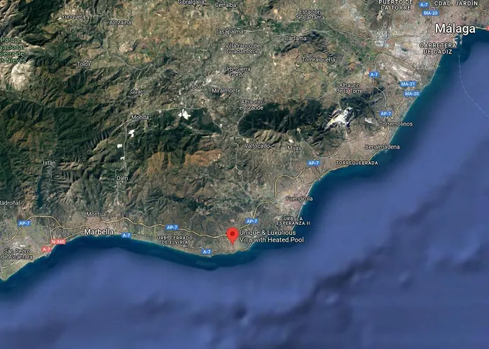 펜션 Unique & Luxurious With Heated Pool, Gym & C 말라가